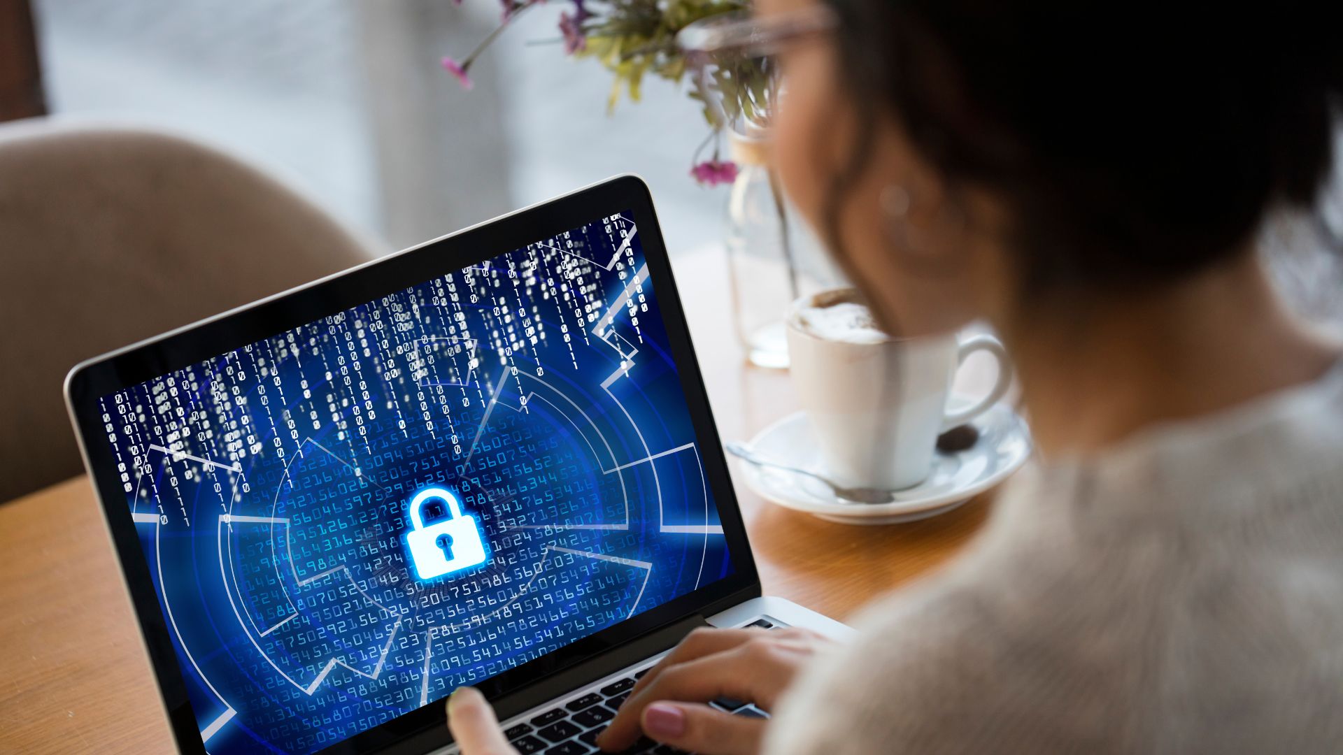 2 - NIS2 zmienia podejście do cyberbezpieczeństwa. &nbsp;Dlaczego warto wdrożyć ISO 27001 i ISO 22301?